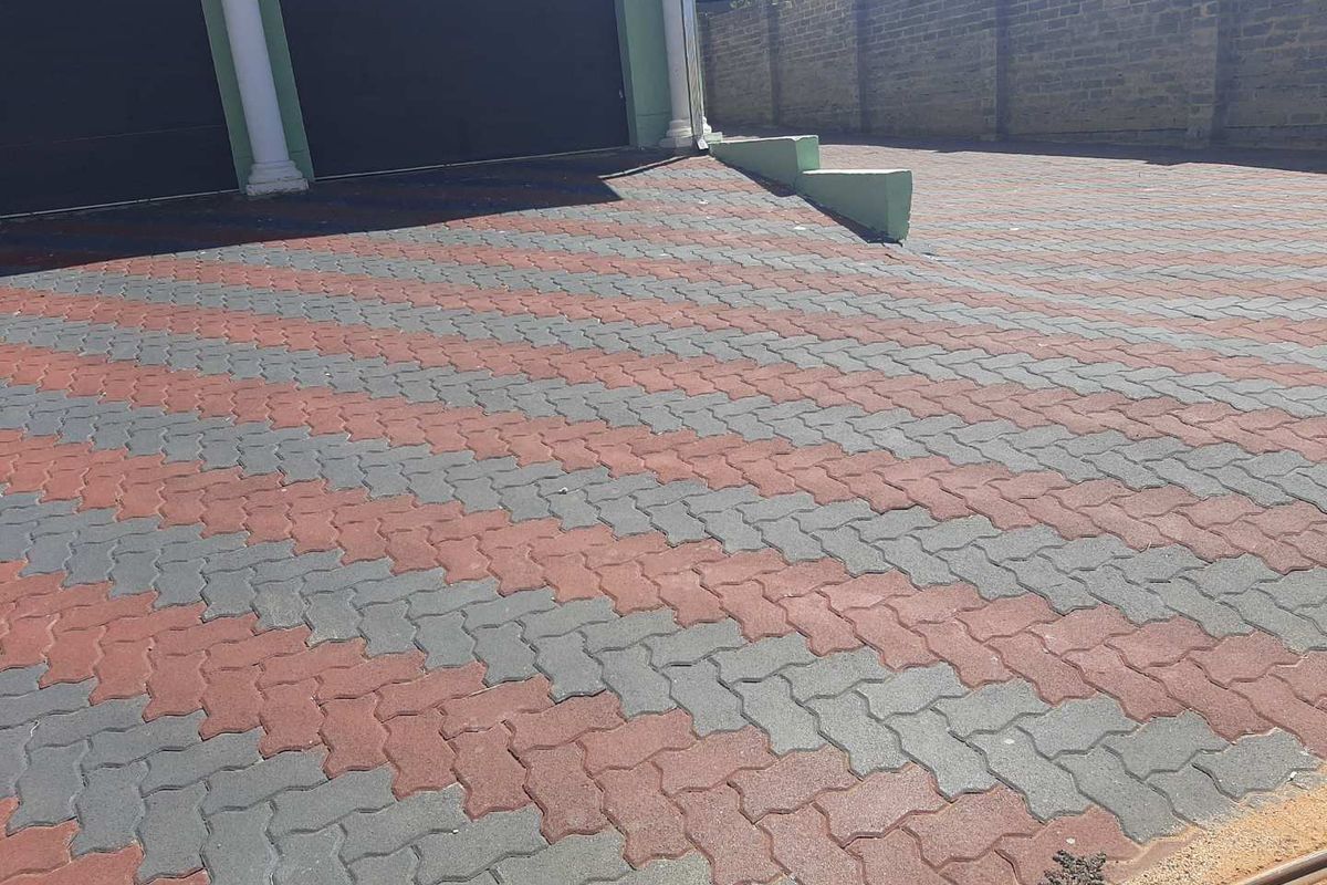 Familly home with a cottage on a big Yard - Photo 2