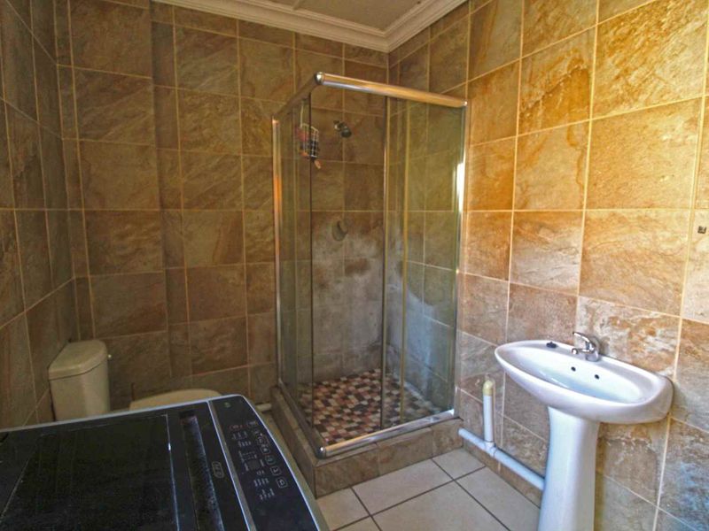 4Units For Sale in Newclare - Photo 5