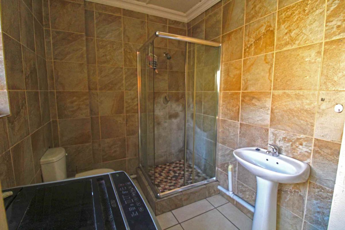 4Units For Sale in Newclare - Photo 5