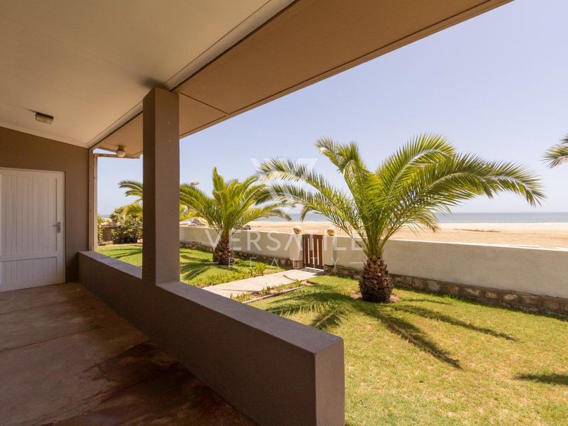 Beachfront home for Sale in Vineta, Swakopmund - Photo 4