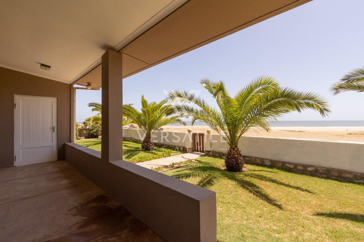 Beachfront home for Sale in Vineta, Swakopmund - Photo 4