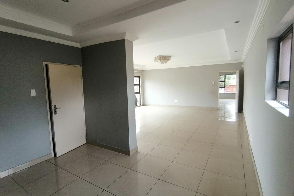 5 Bedroom | 4 Bathroom Home – Security Estate Living - Photo 4