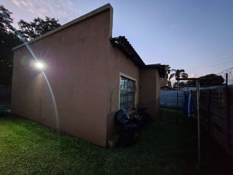 2 Bedroom house  for rent in Kilner Park. - Photo 3