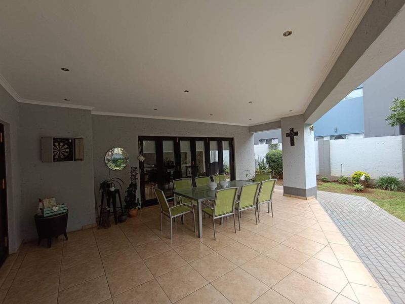 MIDSTREAM ESTATE - 6 LIVING AREAS HOUSE FOR SALE - Photo 10