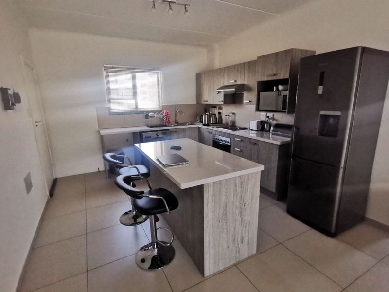 Two Bedroom Apartment  to rent in Midrand - Photo 4