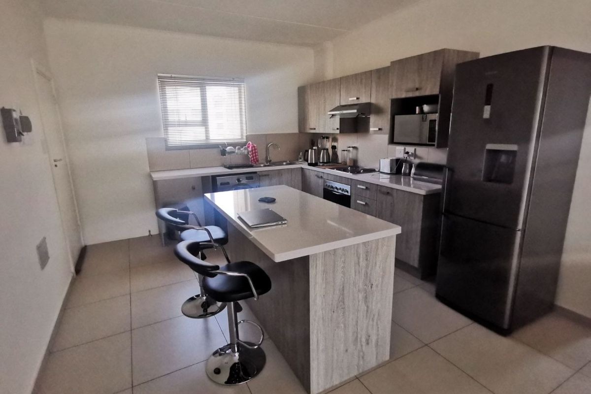 Two Bedroom Apartment  to rent in Midrand - Photo 4