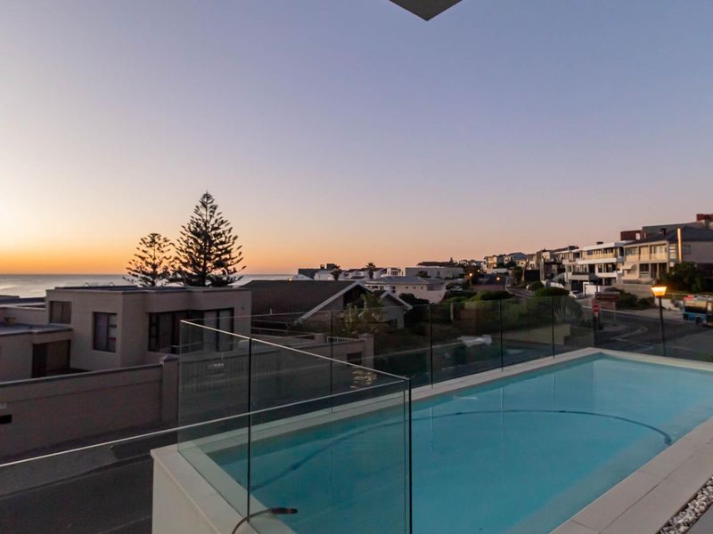 DESIGNED WITH DISTINCTION - Photo 3