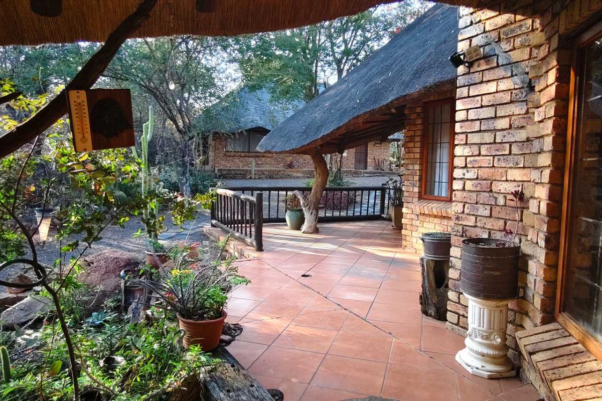 Two Homes, Wild Garden & Entertainment Area—Perfect Investment - Photo 2