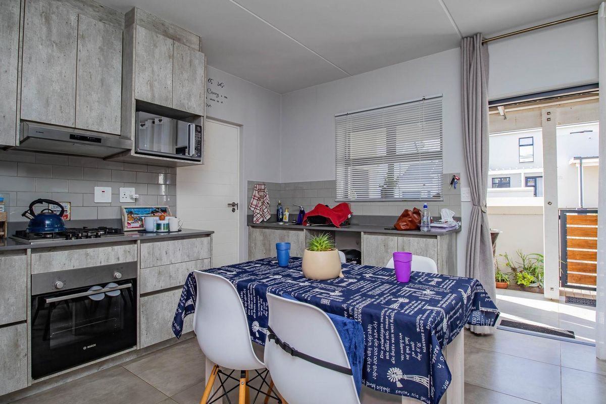 Ground floor apartment in Hartland Villlas - Photo 5