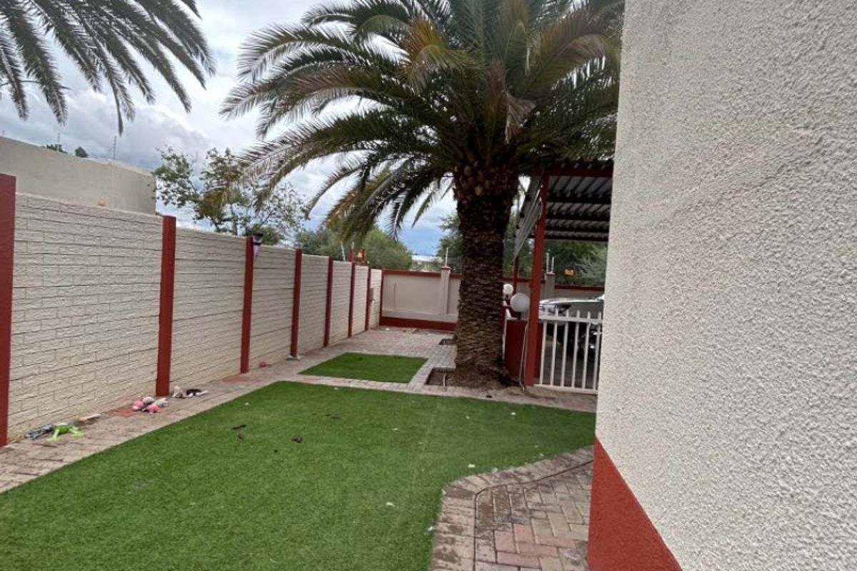 Perfect family home for sale, N$ 5000 000 - Photo 2