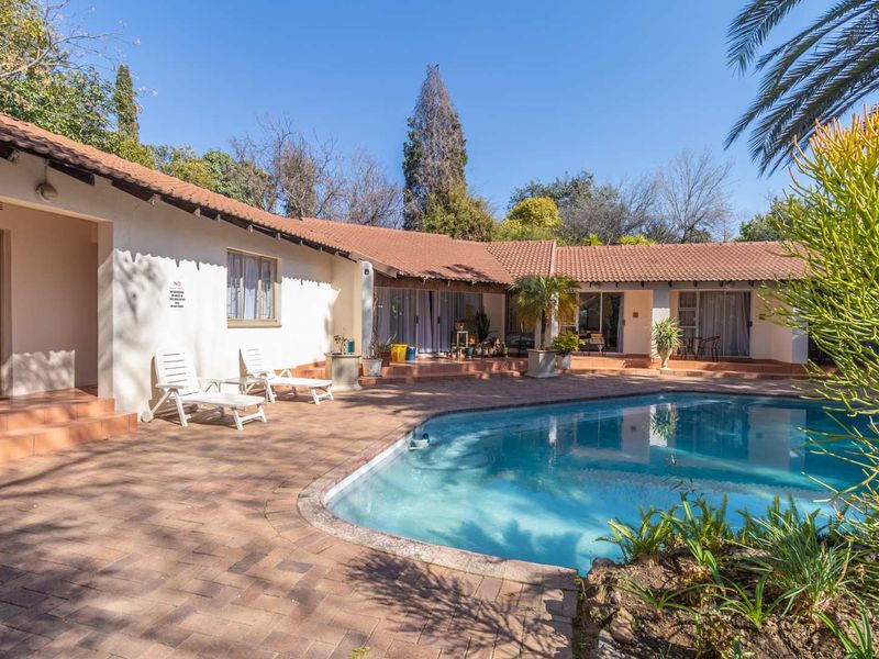 Prime Investment Property with Versatile Potential in a Sought-After Location - Photo 5