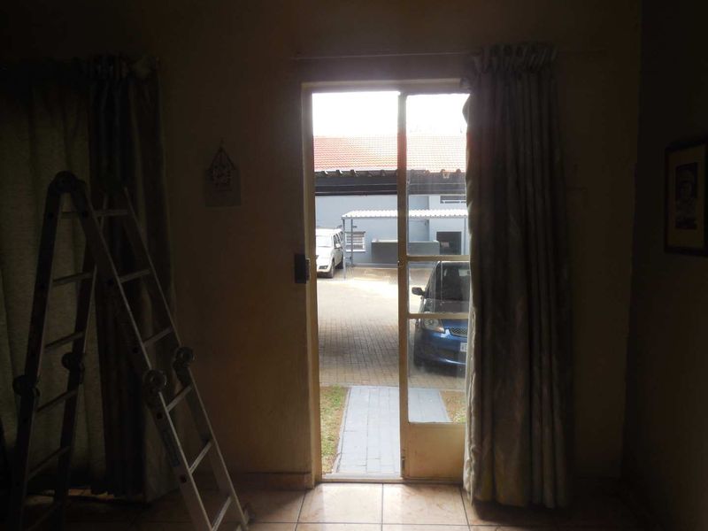 2 Bedroom Apartment in La-Montagne - Photo 7