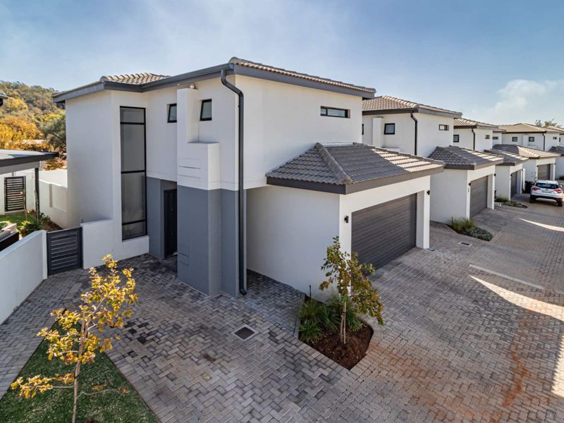 Perfect location and pristine estate home for the larger family. - Photo 1