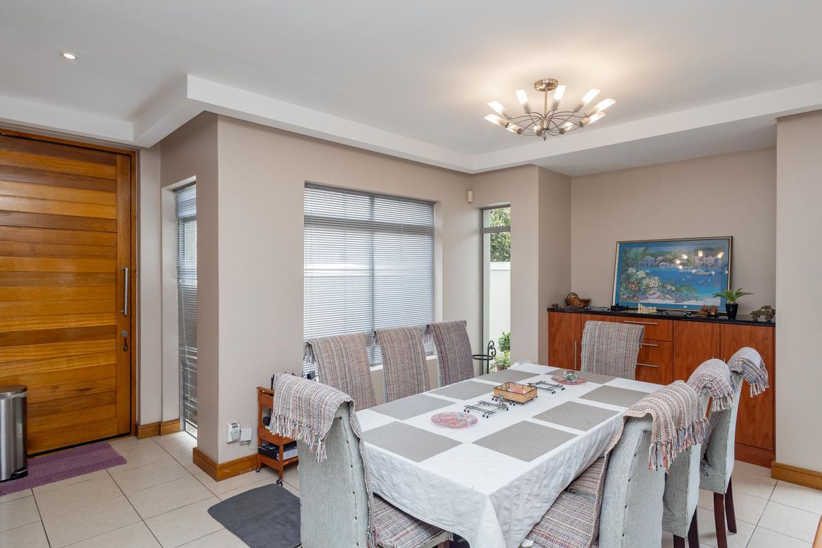 Exclusive 4-Bedroom Double-Storey Home in Sunset Beach’s Only Fully Walled, Beachfront Security Estate - Photo 4