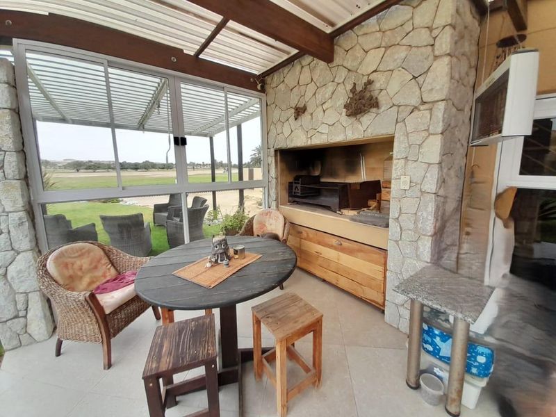 ROSSMUND GOLF ESTATE: Perfect Family Home on the 15th Hole!! - Photo 9