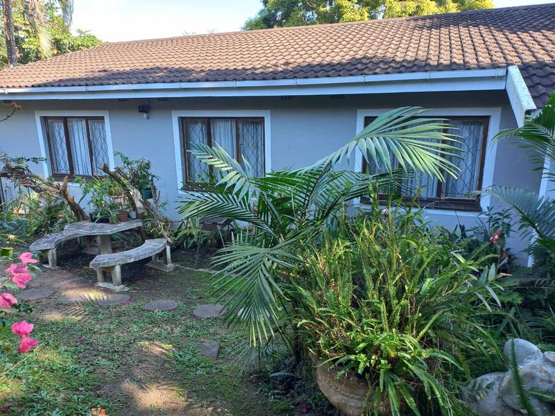 Charing 3-Bedroom Family Home for Sale - Photo 2