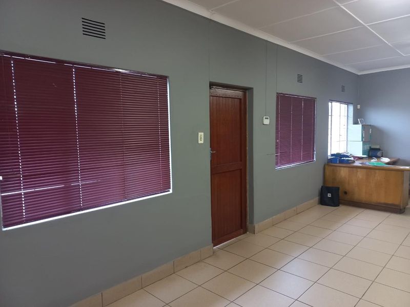 Versatile Commercial Space in Alton North, Richards Bay - Photo 6