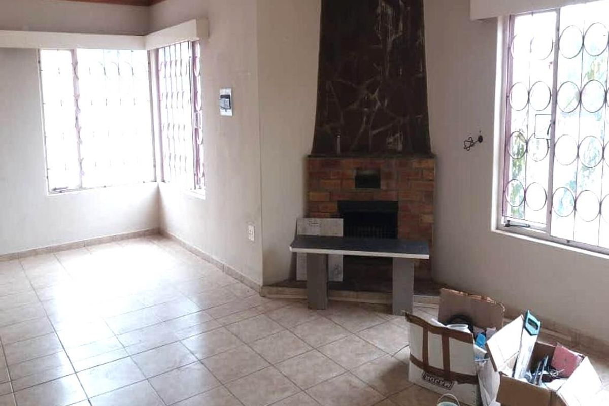 Renovation/Fixer-upper Opportunity  - well located - Prime Vineta - Photo 3