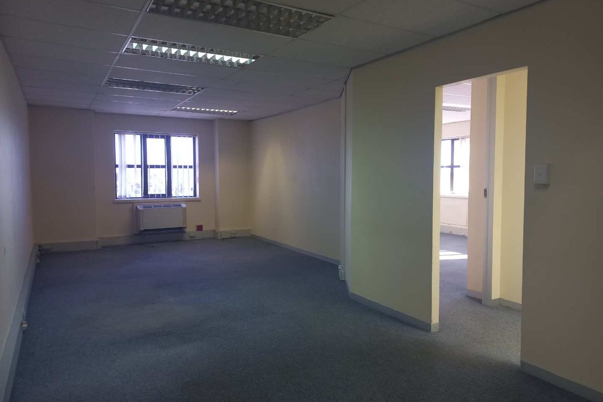 Office space with generator, borehole, and 24hr security! - Photo 3