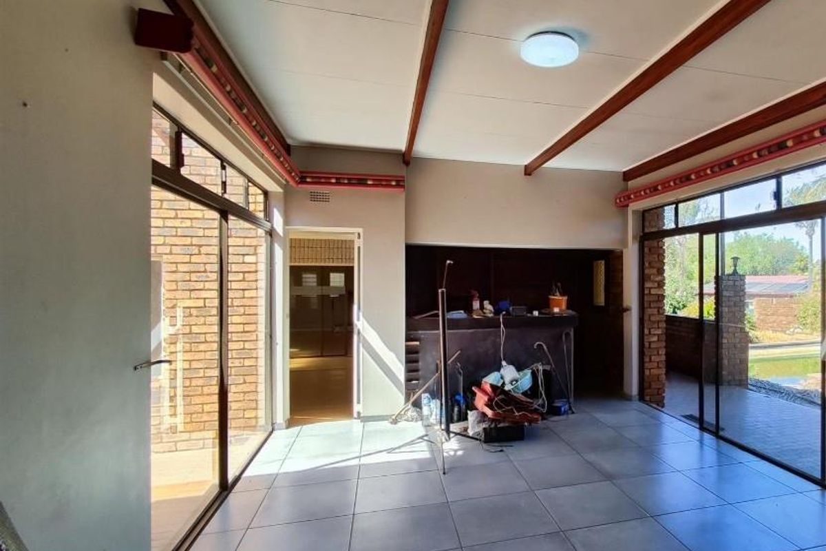 Large family home - Photo 4