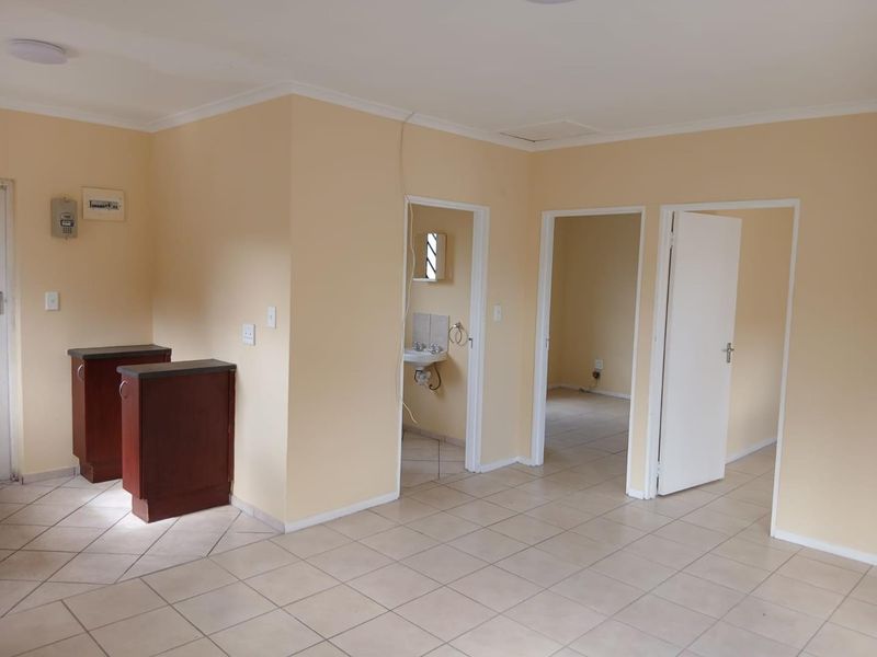 Stunning Modern 2 Bedroom Property for Rent in Belladonna Estate, Blue Downs - Photo 8