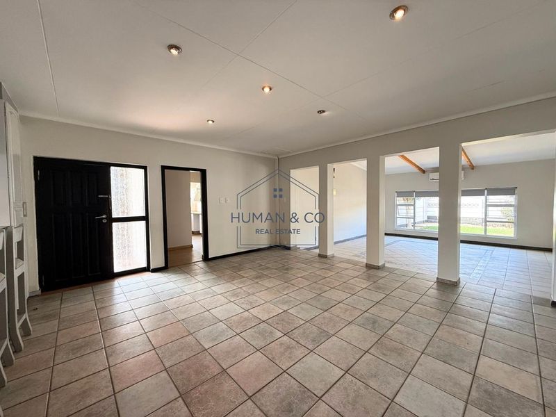 Large Residential Property in Central Town - Photo 10
