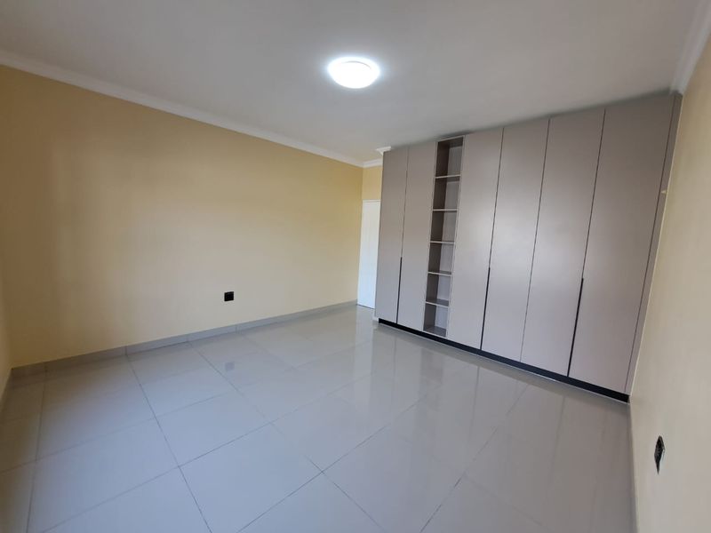3 bedroom house - Photo 8