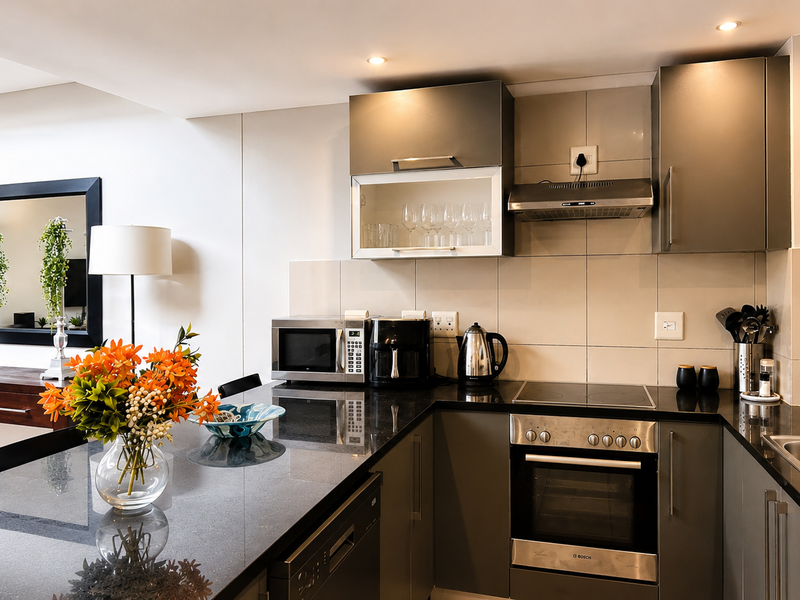 Exceptional Top Floor Apartment with Iconic Mountain & City Views - Photo 7