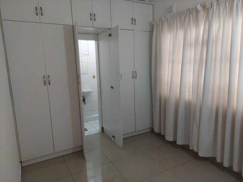 Stunning Family Home in Dove Crescent, Yellowwood Park - Photo 10