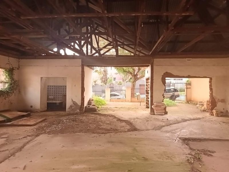 Vacant land with building ruins, bachelors flatlet and garage For sale! - Photo 10