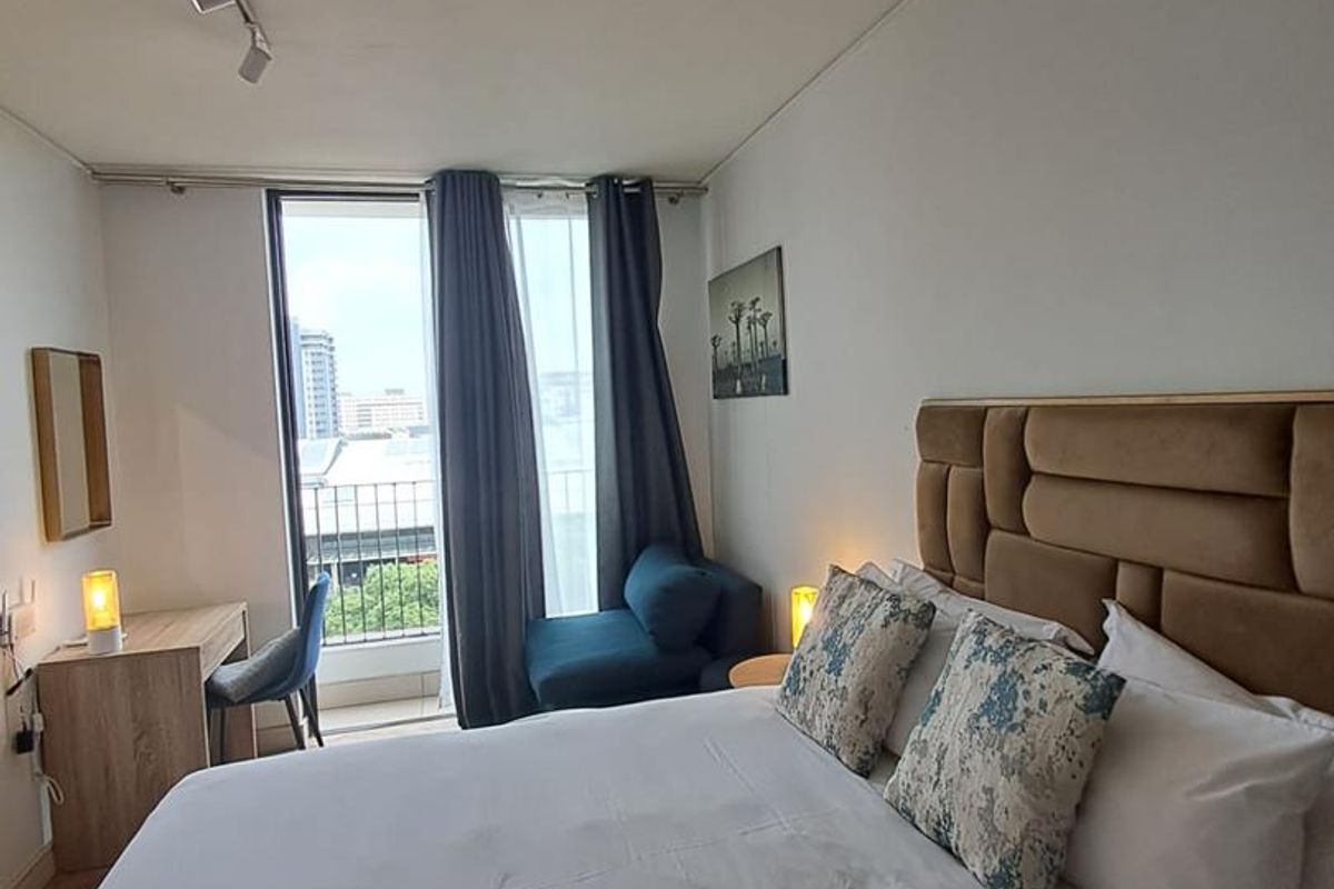 STUPENDOUS FULLY FURNISHED STUDIO APARTMENT IN THE NEW AND ICONIC COMPLEX IN ROSEBANK - Photo 5