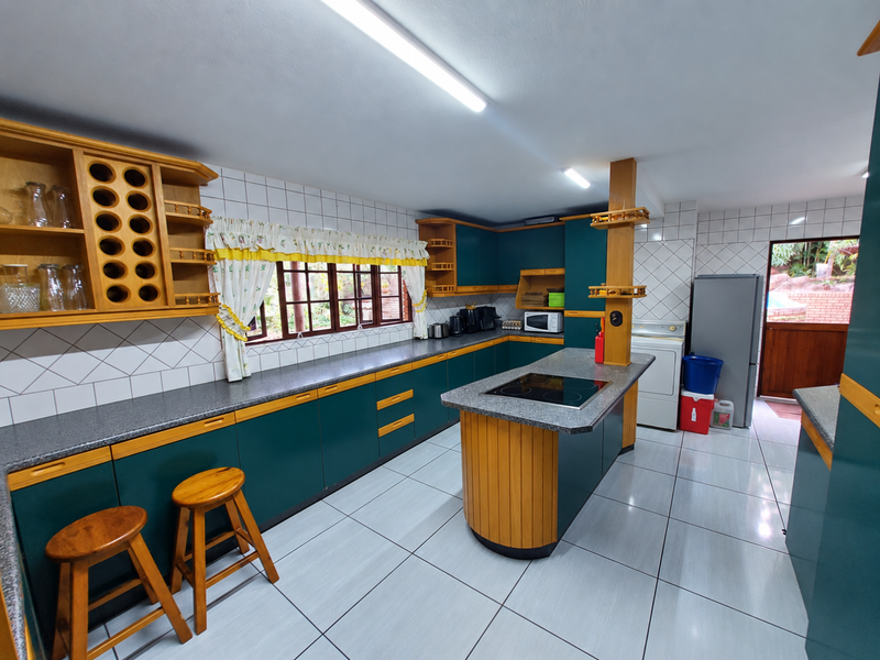 Bed and Breakfast in the heart of St Lucia. - Photo 4