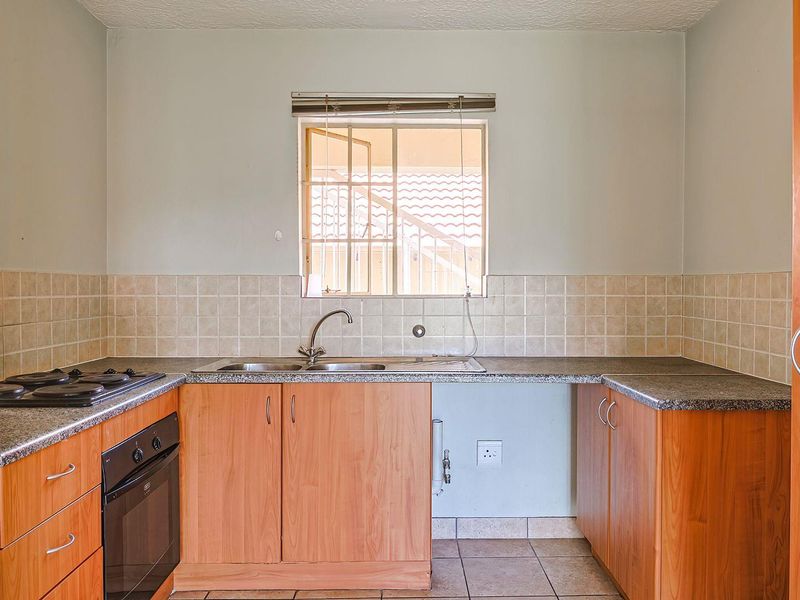 For the Upwardly Mobile - A Perfect One Bedroom Apartment - Photo 6