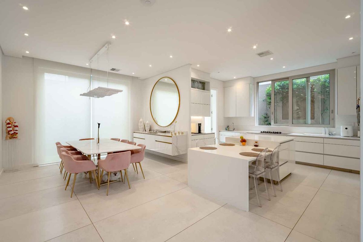 Unmatched Luxury Living in an Ultra-modern Furnished Home - Photo 5