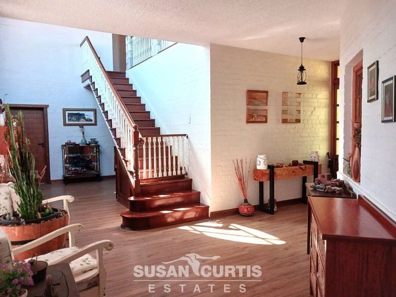 Double Storey Family Home - Photo 2