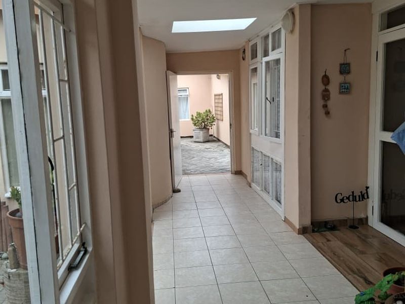 Charming 1-bedroom retirement unit for sale - Photo 6