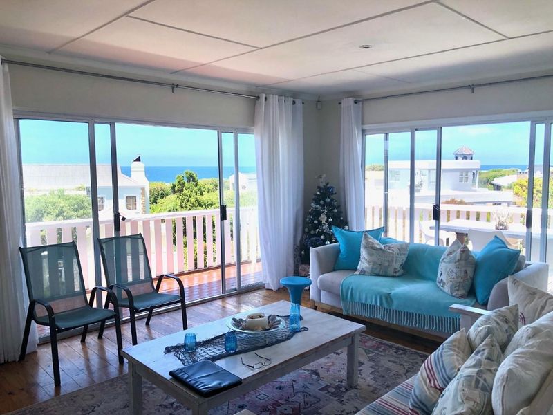 Furnished Coastal Retreat with Panoramic Ocean Views in Vermont - Photo 5