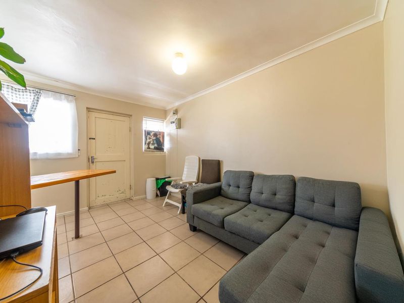 Fully Furnished 2-Bedroom Apartment Near Stellenbosch Campus - Photo 3