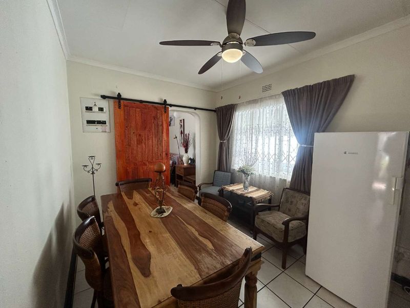 Brackendowns Beauty: Sprawl Out in Style with Grand Bedrooms, a Massive Garden & Bonus Flat! - Photo 9