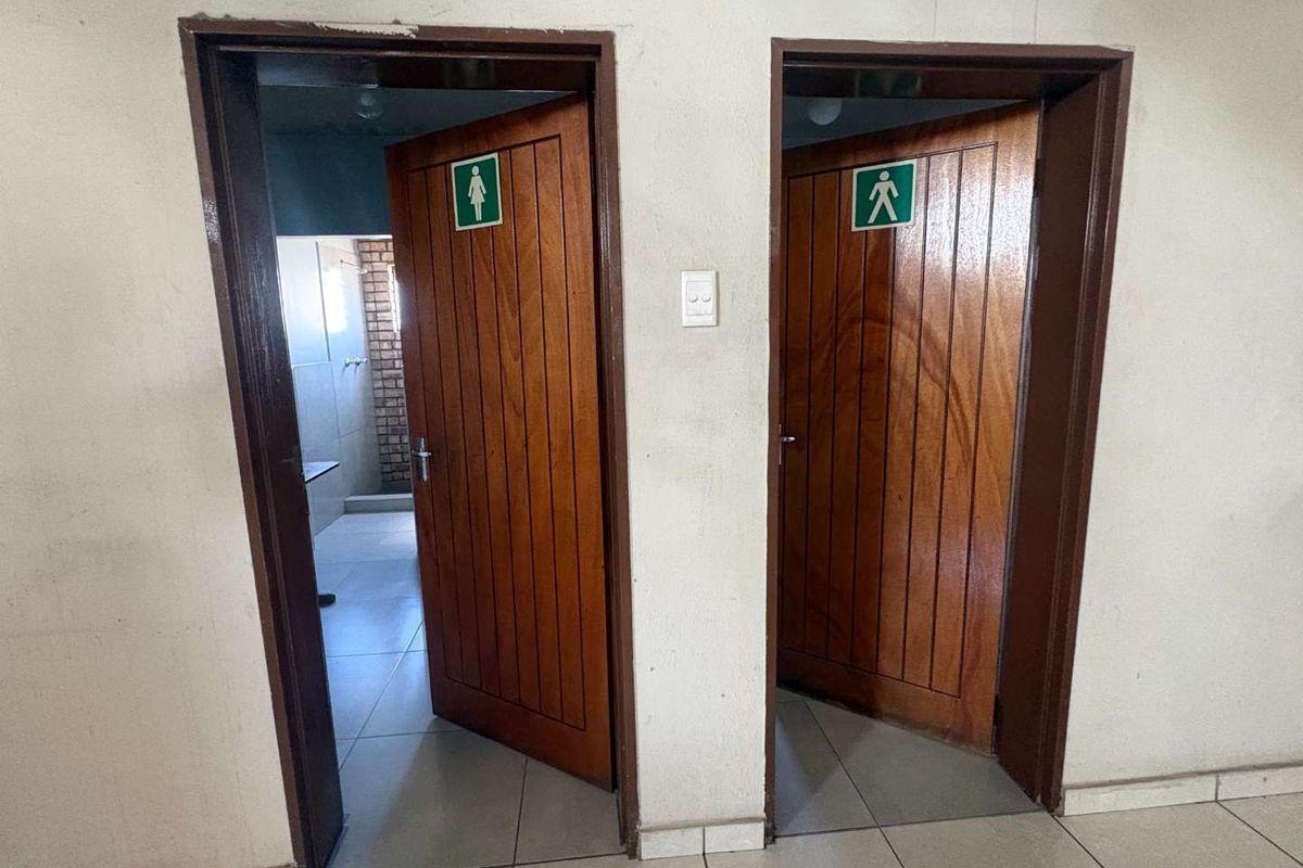 Offices & Warehouse to Let in Lafrenz Industrial Area - Photo 4
