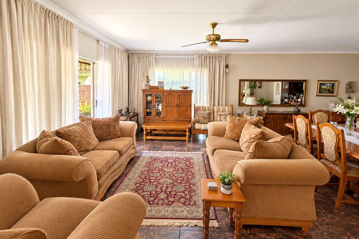 A Warm Welcome, A Private Garden & A Place to Call Home - Exclusive Mandate - Photo 5