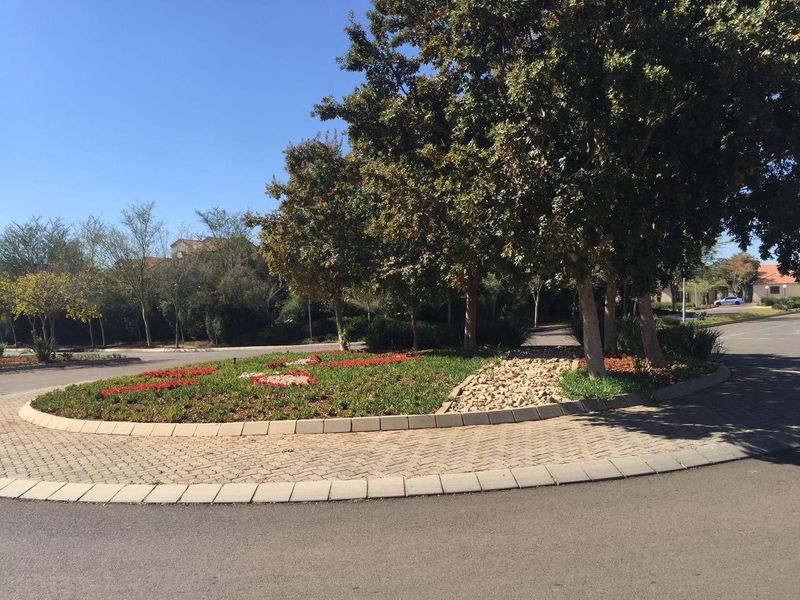 3 bedroom duplex unit in Hazeldean, Pretoria - Photo 4