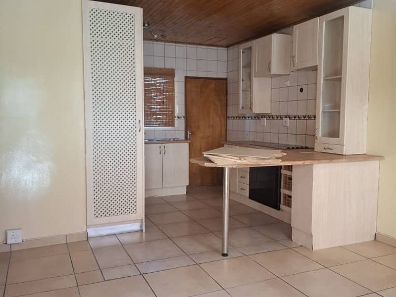 Perfect Townhouse in Dorado Park for Modern Living - Photo 5