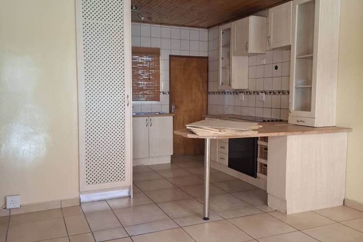 Perfect Townhouse in Dorado Park for Modern Living - Photo 5