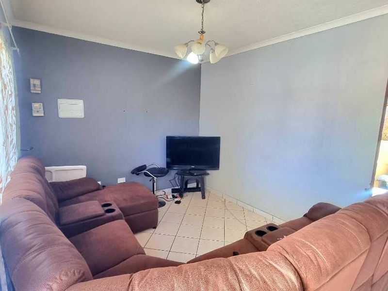 KHOMASDAL 2 BEDROOM TOWNHOUSE FOR SALE - Photo 3