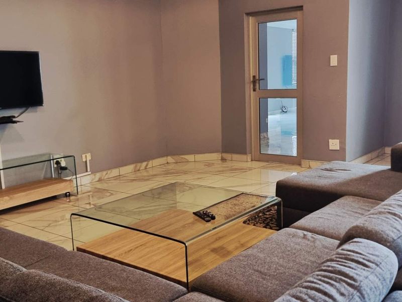 Eros 4 bedroom house with a pool - Photo 2