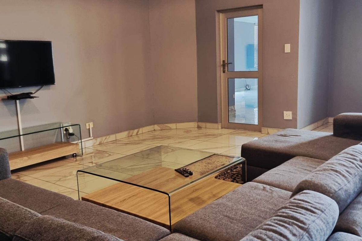 Eros 4 bedroom house with a pool - Photo 2