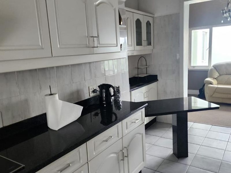 Magnificent in Morningside-Penthouse Style Apartment - Photo 10