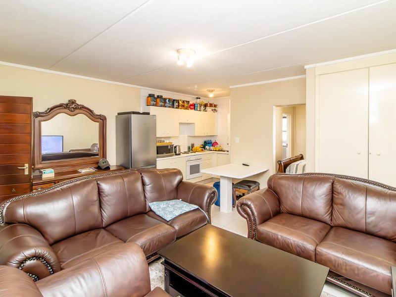 Smart Investment: Neat 1-Bedroom Apartment! - Photo 6