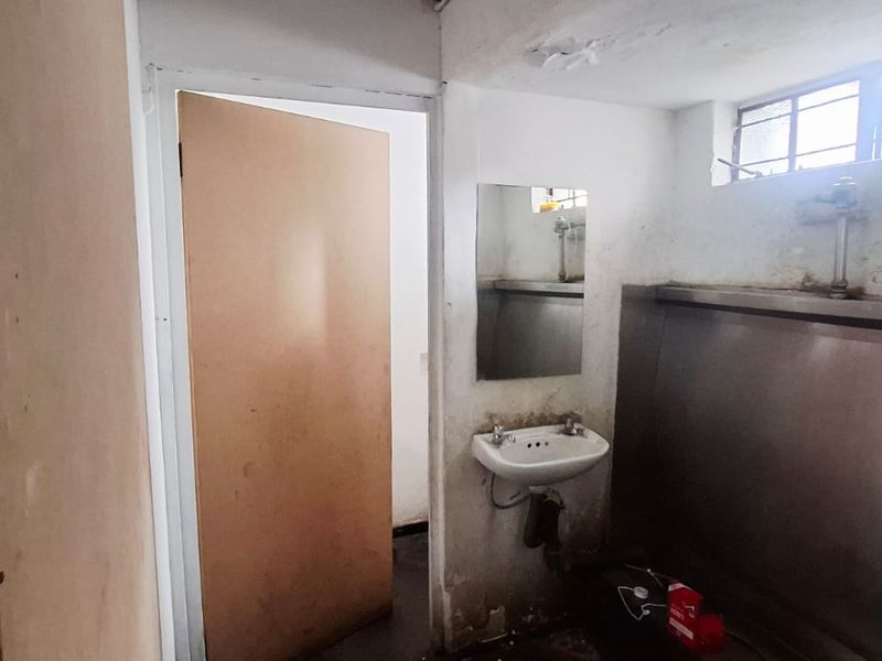 **Versatile Commercial Spaces Available for Workshops, Churches, Colleges, Creches** - Photo 8